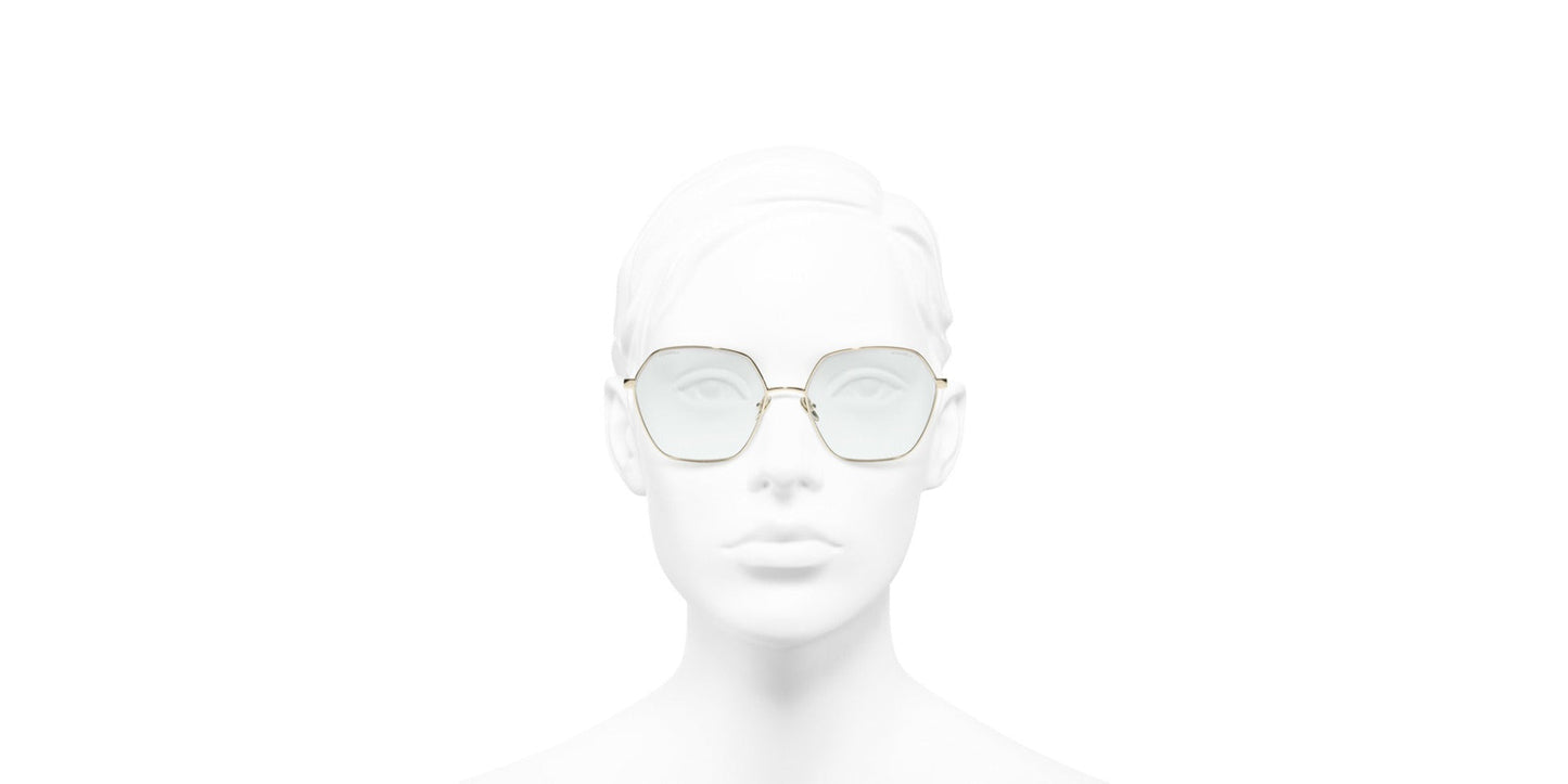 CHANEL 2204