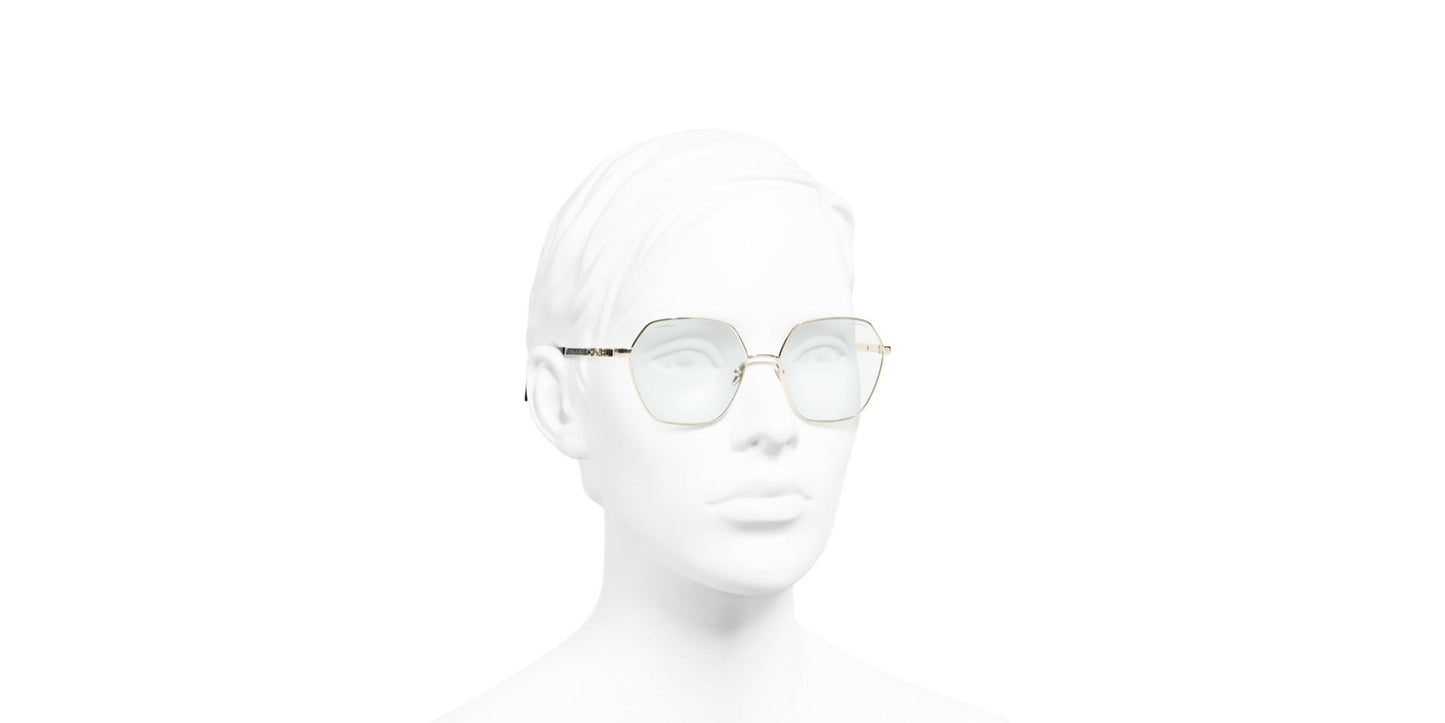 CHANEL 2204